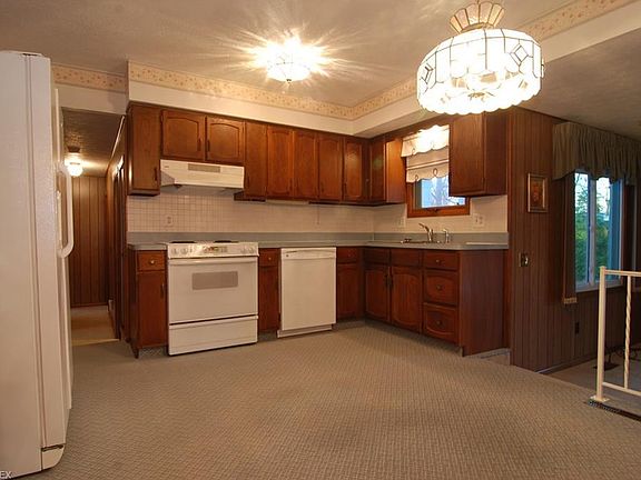 3rd image of 110 Hickory Hollow Dr