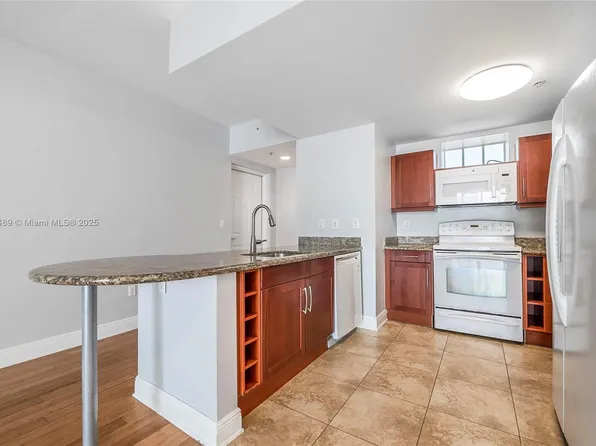 7280 SW 89th St #D501, Miami, FL 33156