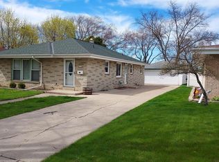 1636 Mackinac Ave, South Milwaukee, WI 53172