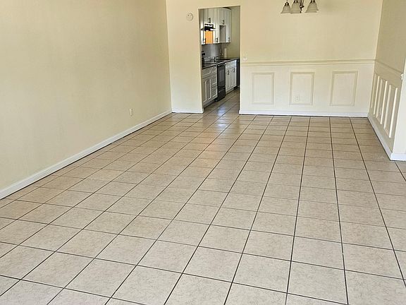 3rd image of 725 Northlake Blvd APT 17