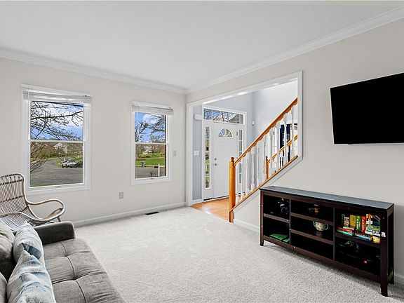4th image of 237 Morning Grove Ln