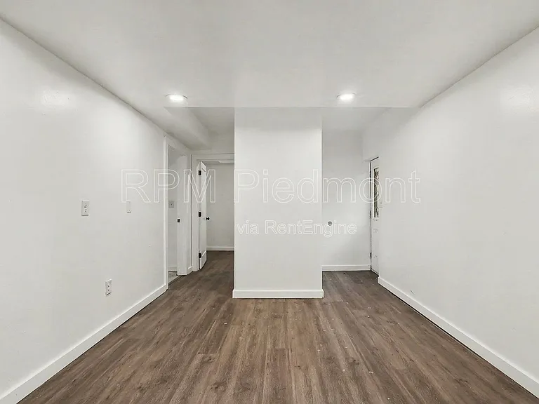 2496 Lester St #A — Photo 3