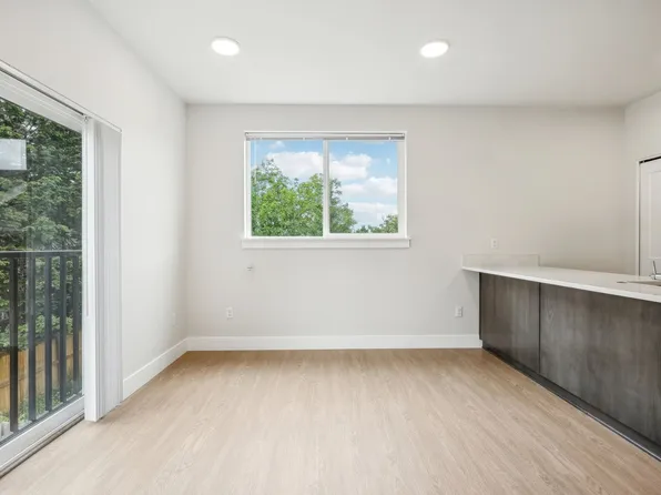 107th Street Apartments, 4775 NE 107th Ave #10, Portland, OR 97220