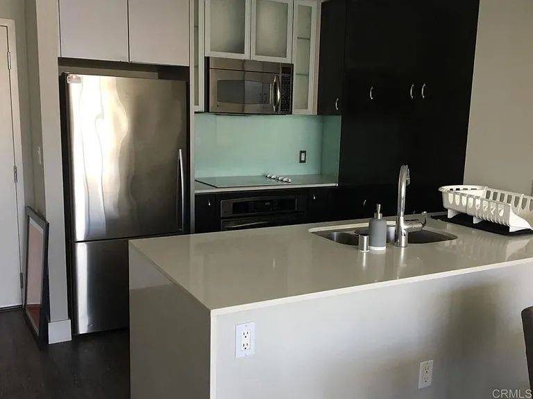 575 6th Ave — Photo 7