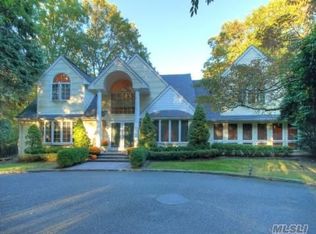 135 Cliff Rd, Port Jefferson, NY 11777