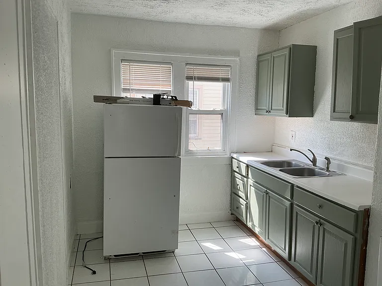 17385 Kentucky St — Photo 10