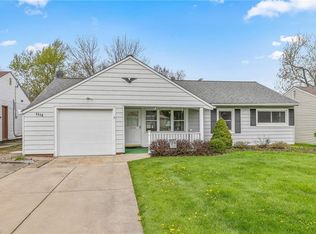 1112 Ranchland Dr, Mayfield Heights, OH 44124