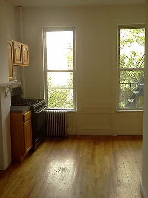 Rented by Flatiron Real Estate Advisors LLC | media 19