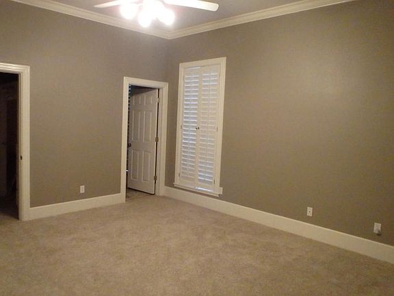 5th image of 9000 Willow Glen Ln