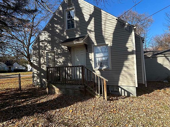 3rd image of 2302 Copeman Blvd