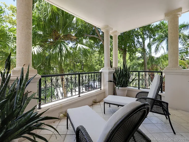 19126 Fisher Island Dr #19126 — Photo 36