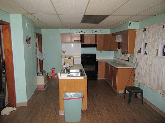 3rd image of 311 Fitch St