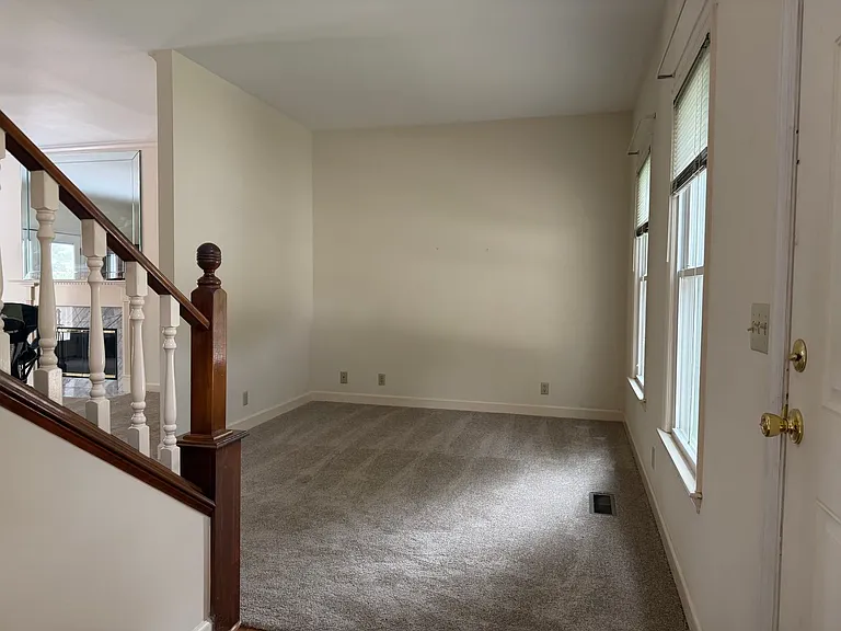 7033 Northridge Dr — Photo 9