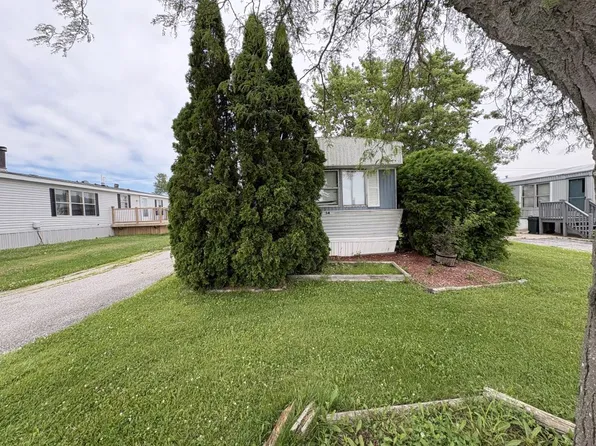 54 Swan Ln #54SWAN, Beecher, IL 60401