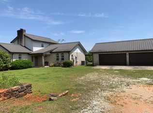 936 Girls Ranch Rd, Camp Hill, AL 36850