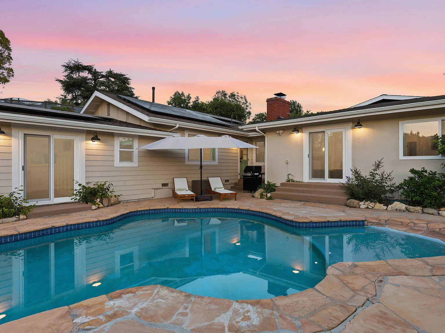 5 bed, 2456 sqft, $10,000 — Photo 3