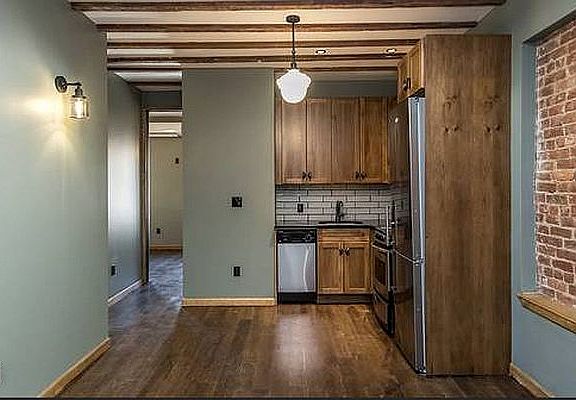 3rd image of 187 Montrose Ave #3L