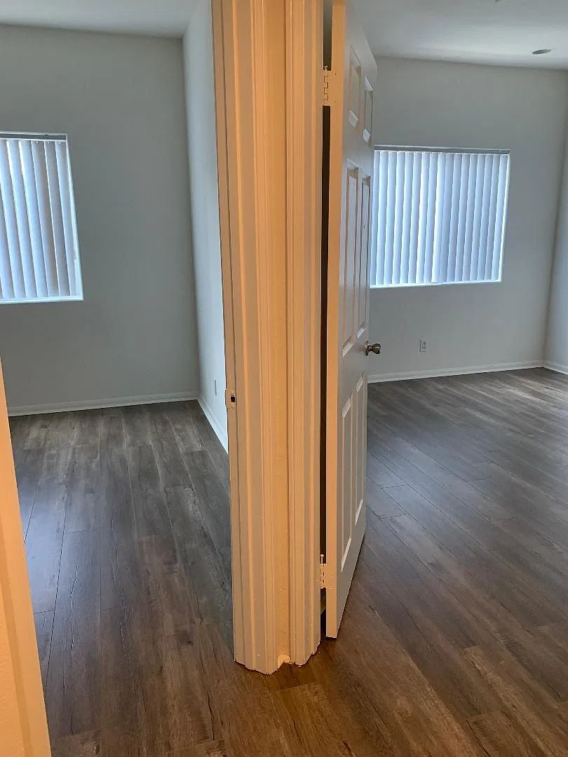 Burbank Apts 104 — Photo 4