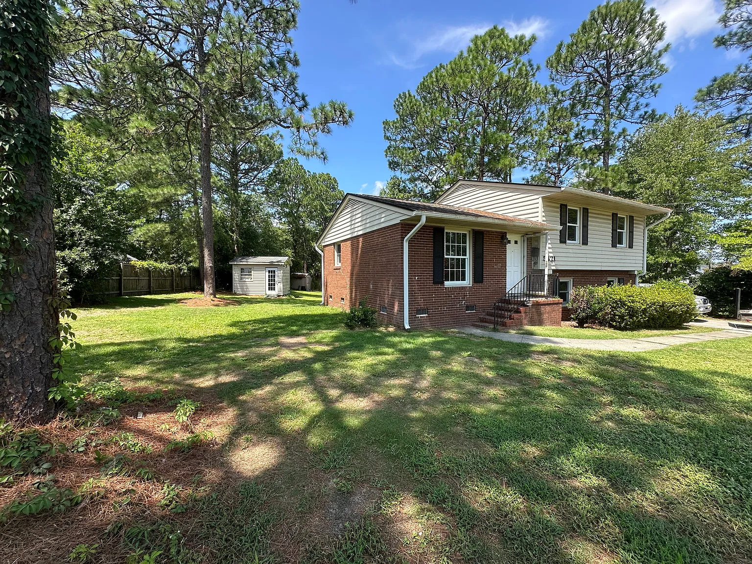 5 bed, 1550 sqft, $2,250 — Photo 1