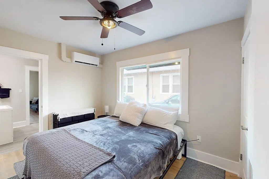 2 bed, 1000 sqft, $2,000 — Photo 2