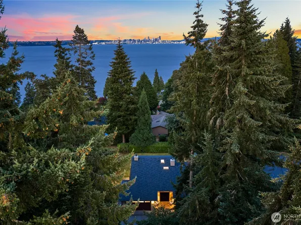 10785 Bill Point Crest NE, Bainbridge Island, WA 98110