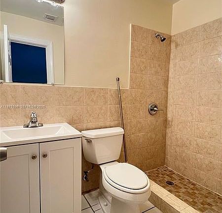 3rd image of 701 SW 15th Ave #1-4