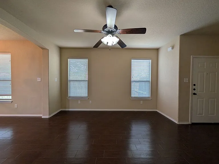 1028 Brown Rock Dr — Photo 6