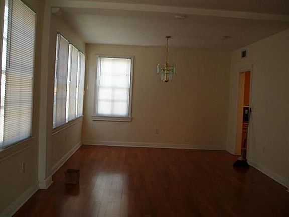 2nd image of 4619-21 Dart St
