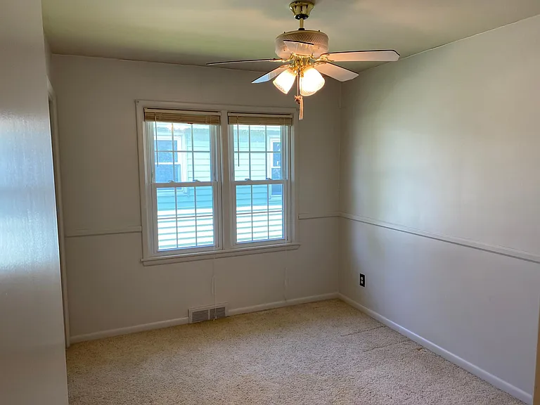 2029 Austin Ln — Photo 11