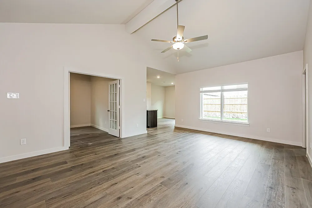 4 bed, 2.0 bath, 1658 sqft, $2,300 — Photo 4