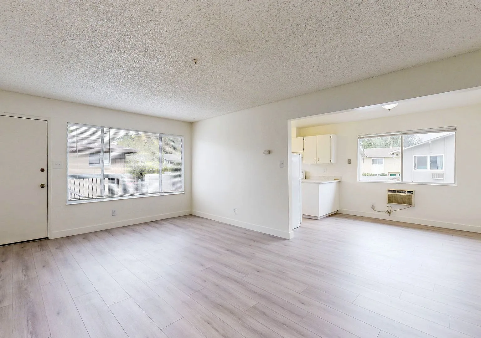5020 Roma St — Photo 1