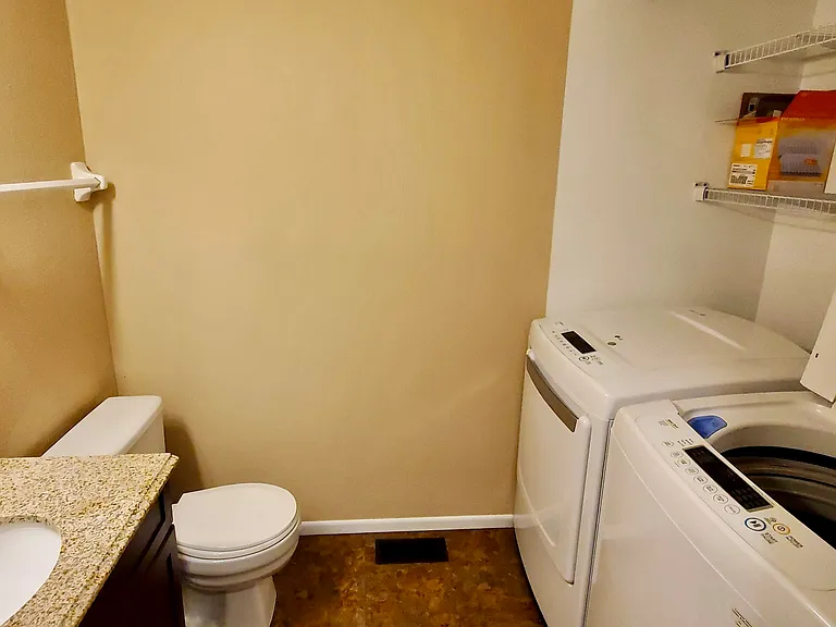 2426 Sanford Dr — Photo 8