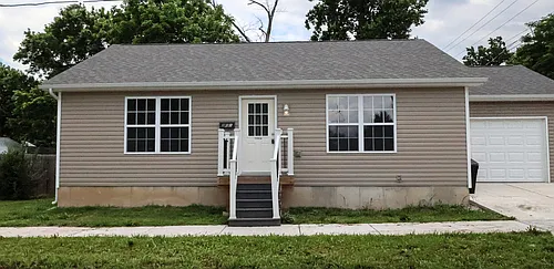 201 Chestnut St Photo 1