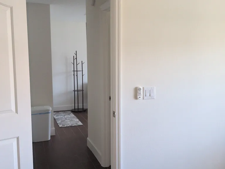 1426 Silverthorn Dr — Photo 17
