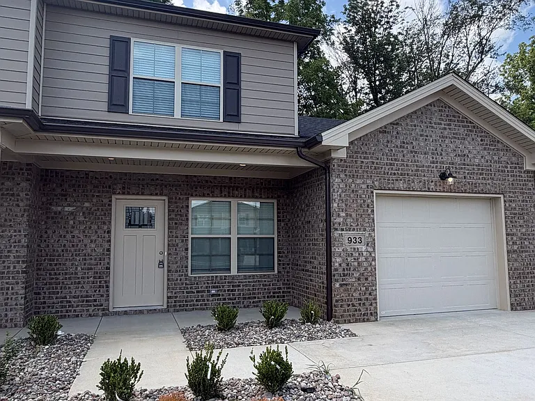 933 & 935 Rodeo Ct — Photo 4