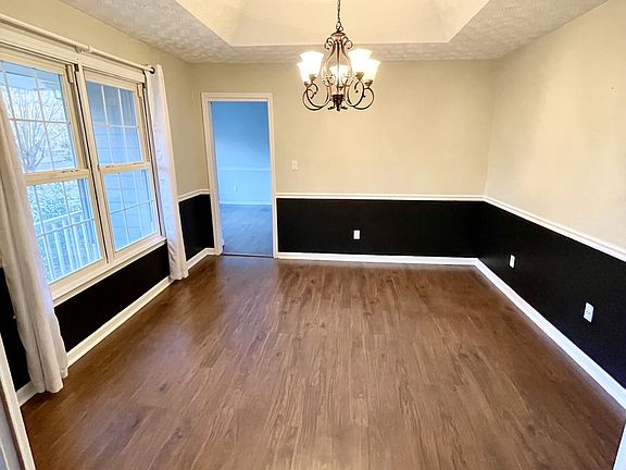 4th image of 65 Fieldglen Ct
