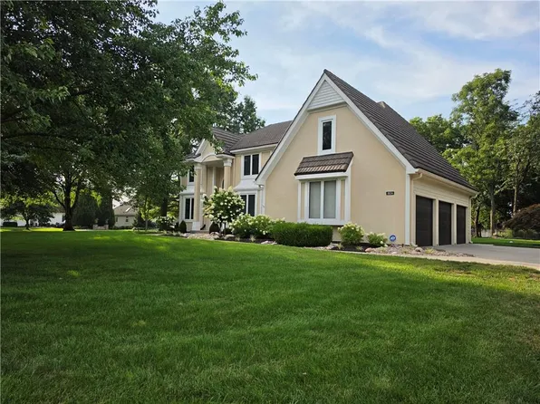 1824 SW Summit Valley Dr, Lees Summit, MO 64081