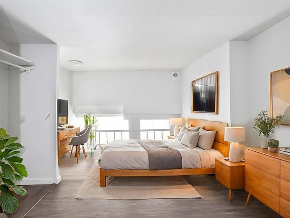 4th image of 88 Fulton St #119