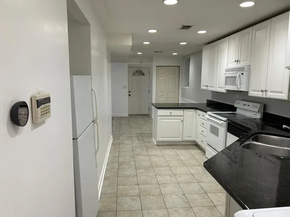 3711 N Lakewood Ave #1, Chicago, IL 60613