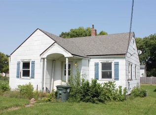 2825 Lafayette St, Waterloo, IA 50703