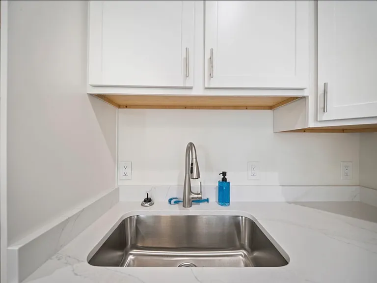 5069 Peachtree Ave #A — Photo 6