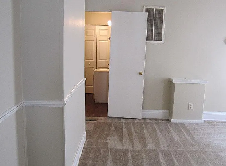 124 Hagerman Ct #1 — Photo 4
