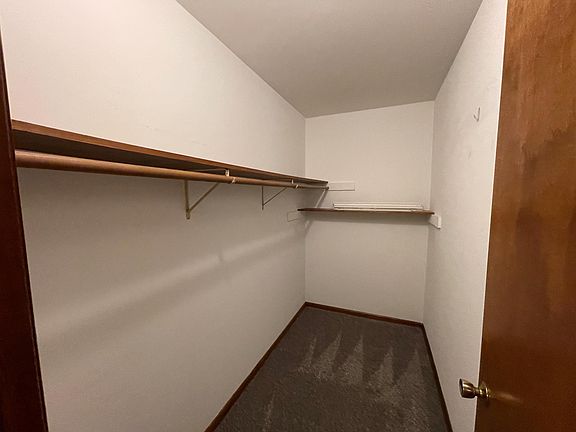 4th image of 2124 Moeller St #1