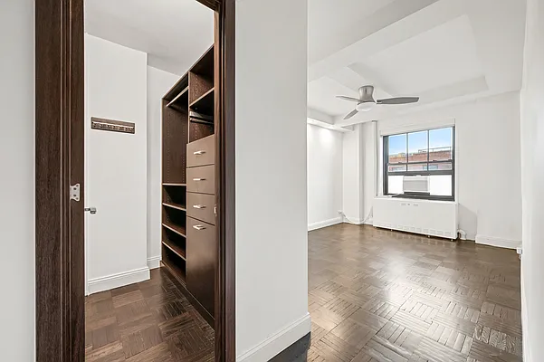 Sold by Poljan Properties Inc. | media 25