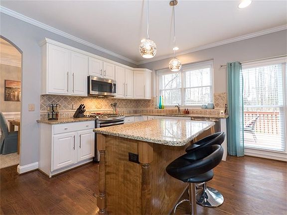 3rd image of 5056 Hickory Hills Dr