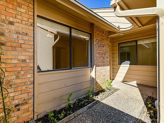 3rd image of 7211 Lakewood Dr APT 137