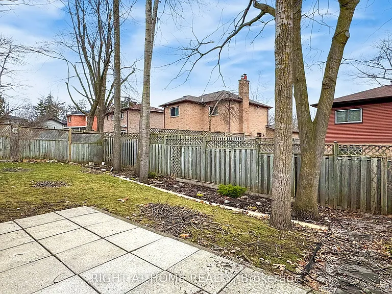 381 Leacock Dr — Photo 23