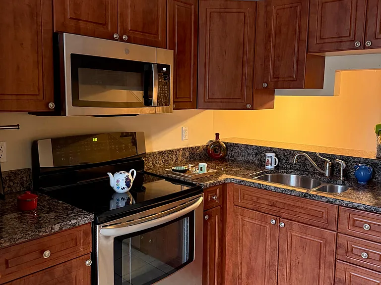 1 Forest Glen Dr #13 — Photo 16