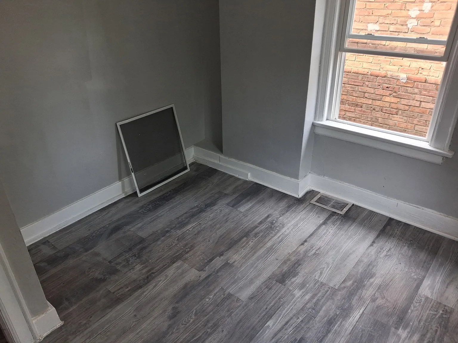 2 bed, $1,000 — Photo 3