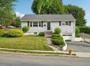 17 Maplewood Blvd, Suffern, NY 10901